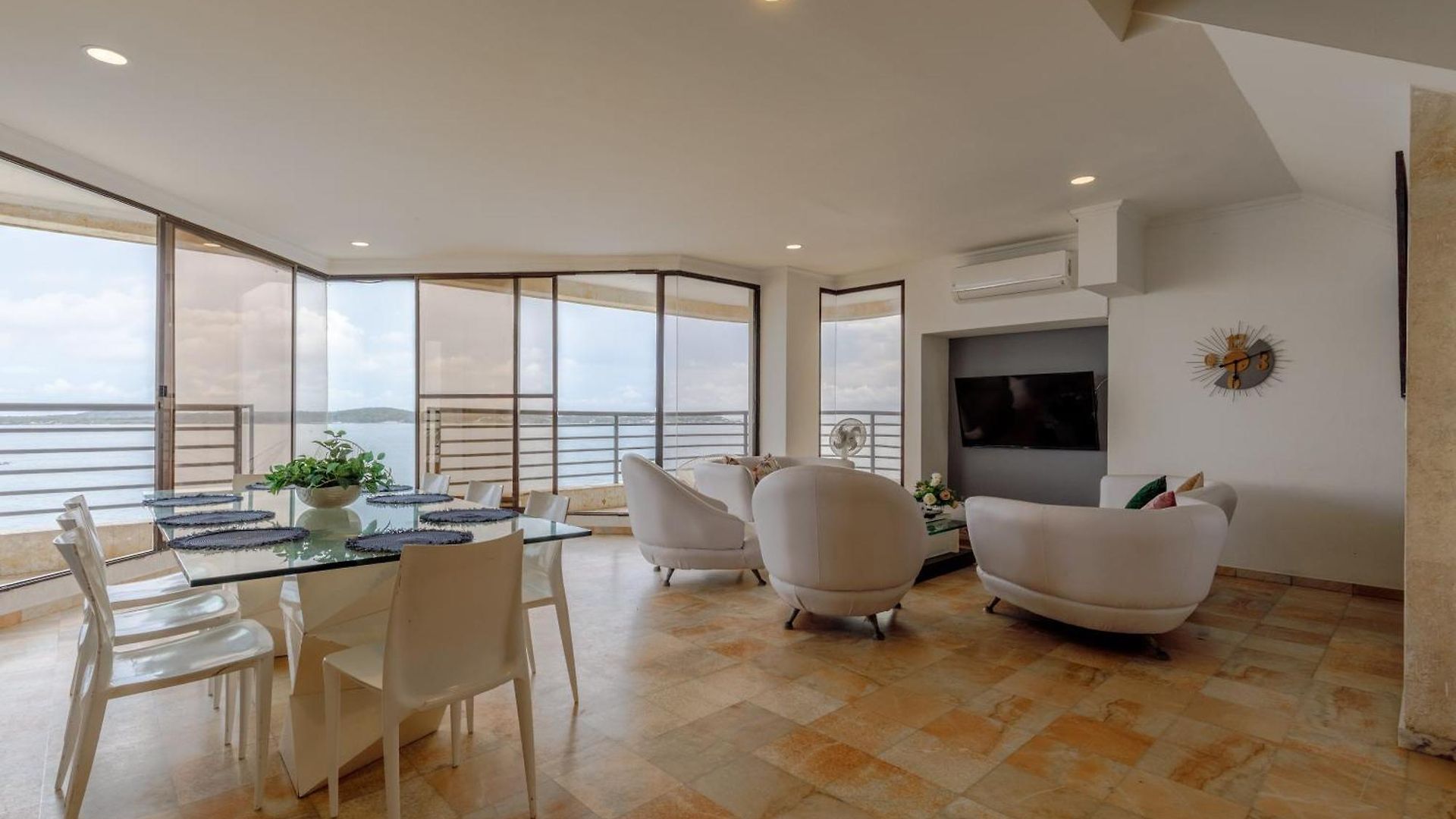 Oceanfront Sky Penthouse