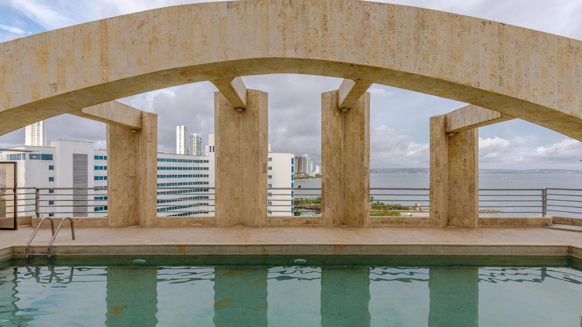Apartamento Oceanfront Sky Penthouse