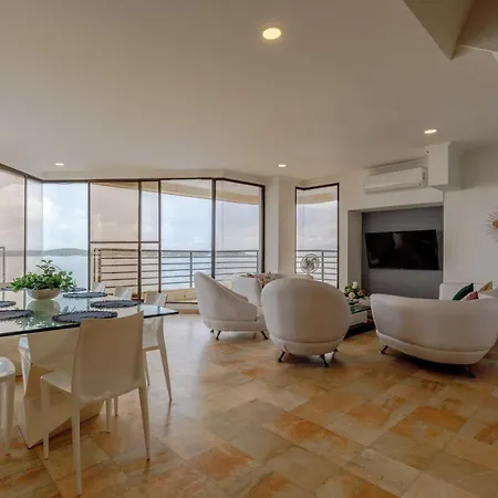 Oceanfront Sky Penthouse