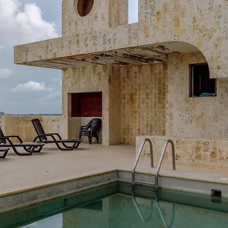 Oceanfront Sky Penthouse Apartamento
