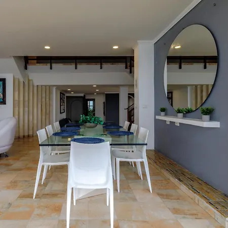 Oceanfront Sky Penthouse Apartamento